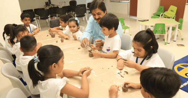 Preschoolers Learning Colors at Top Play Schools in Gurgaon