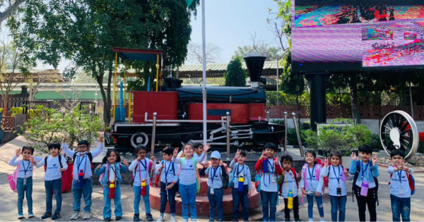 Preschoolers on a Field Trip Organized by the Best Daycare in Gurgaon